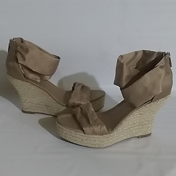 Jennifer Lopez Shoes - Jennifer Lopez Phoebe Heeled Sandals Size 9